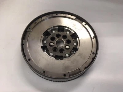 ORIGINAL VAUXHALL ASTRA J CORSA D MERIVA MOKKA 1.7 DIESEL FLYWHEEL NEW 55570195 - Image 1 of 4