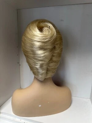 AWESOME WIGS last 1 PALE BLONDE BIG TWIST WIGS AR US - Image 1 of 3