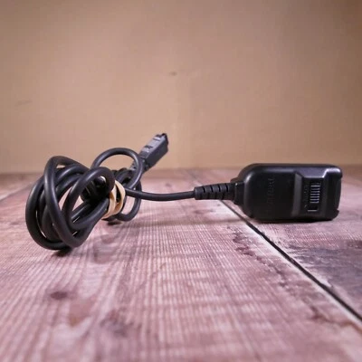 Pentax Cable Switch F for MZ-3 / 5 / 7 / 10 / 50 / 60 / Z1P /SFX / 645 Cameras - Image 1 of 4