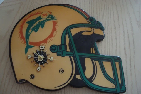 MIAMI DOLPHINS WOOD WALL CLOCK DECOR Cover