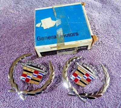 NEW NOS 4 PC Genuine GM 80-96 Cadillac Models Wreath & Crest Ornament Emblem Set - Image 1 of 4