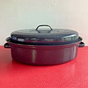 Large Dark Blue Vintage Enamel Lidded Casserole Pan Oval Kitchenalia - Picture 1 of 10