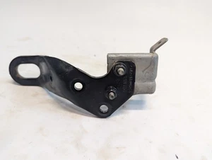 CM5G-17K004-EA Ford 1.0T EcoBoost 125 Lifting Point Eyelet Focus B C-Max ‘12-‘19 - Picture 1 of 3