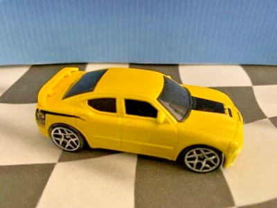 Hot Wheels 2007 New Models 7/36 007 Dodge Charger SRT8 YELLOW Y5 - Image 1 of 2