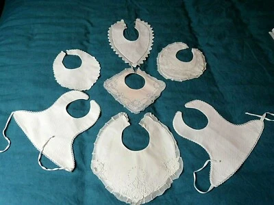 7 Bavoirs bébé ancien brodés, piqué coton, dentelle  - Photo 1/4