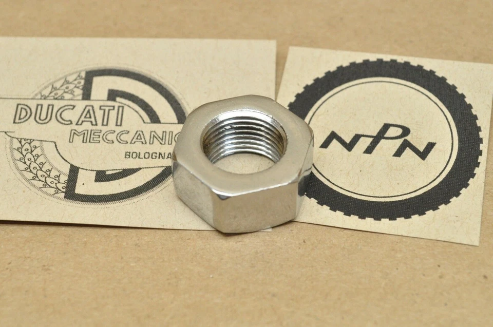 Оригинальная новая из старых запасов винтажная гайка ступицы заднего тормоза Ducati 160 175 200 250 350 450 Scrambler Desmo - Изображение 1 из 1