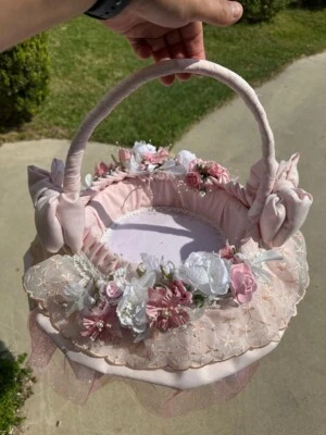 Estuche de amor para boda ceremonia fiesta moño satinado y rosa flor niña cesta Foto 1 de 4