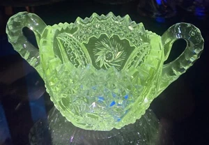 Vintage "EAPG" Pinwheel Double Handle, Sawtoothed Edge, Sugar Bowl, UV Reactive - Picture 1 of 8