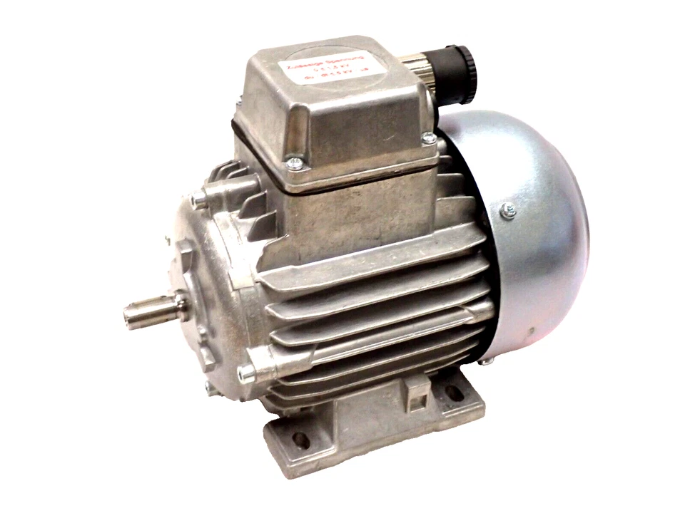 Lenze D-32699 Asynchronus Motor  230V 1.350 R/MIN NEW - Image 1 of 4