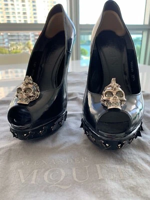 Sapatos caveira Alexander McQueen 38,5 - Imagem 1 de 4