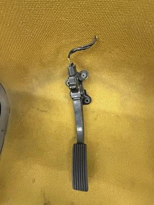07-14 Jeep Dodge Chrysler Gas Pedal Electronic 04891585AC Avenger - Image 1 of 4