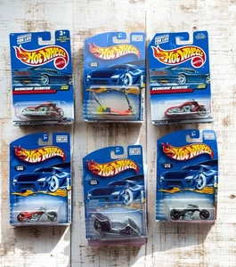 Hot Wheels Mixed Motorcycles and Scooter Set Diecast Vehicles - Picture 1 of 7