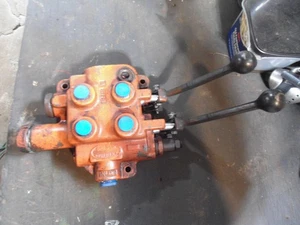 Used Greson 2712 2 Spool Hydraulic Control Valve - Picture 1 of 4