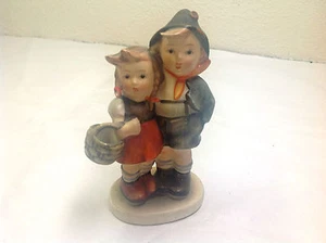 M.I. HUMMEL 1930 FIGURINE GOEBEL W GERMANY COLLECTIBLE! SURPRISE! - Picture 1 of 4