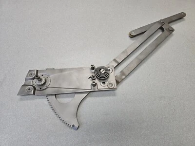 VERY NICE ORIGINAL PORSCHE 911 930 PASSENGERS DOOR MANUAL WINDOW REGULATOR 1/71 - Image 1 of 4