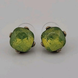 Vtg Green Fauceted Stud Pierced Earrings On Bronze Tone - Picture 1 of 13