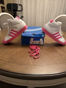 Size 10 - Adidas Original Pro Model Shoes Pink White FY2755 Men’s + Pink Laces - Picture 1 of 12