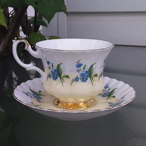 Royal Albert "Forget-Me-Not" Tea / Coffee Cup @ Saucer Set England Vintage - Picture 1 of 13