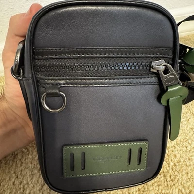 Coach Terrain Calf Leather Crossbody Midnight Blue Green Unisex Men’s Foto 1 de 4