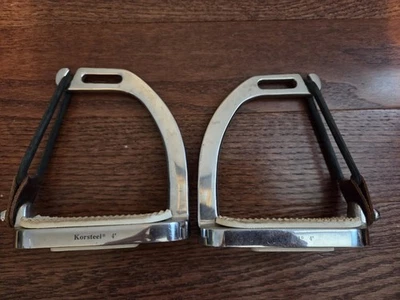 Английские стремена для седла Korsteel 4 1/2 дюйма - Изображение 1 из 3