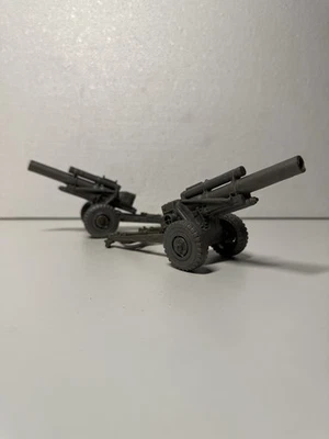 Antiguo campo de batalla alemán de colección de 2 piezas obús de plástico gris artillería Foto 1 de 4