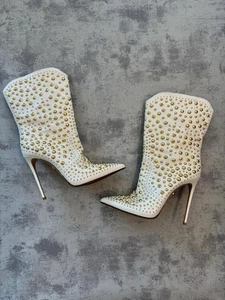 Botines Le Silla cuero blanco con tachuelas doradas, talla 38 - Imagen 1 de 5