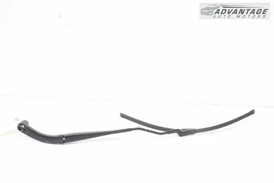 Brazo limpiaparabrisas delantero izquierdo Chevrolet Trax 2024 con hoja OEM Foto 1 de 4