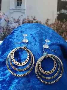 Premier Designs Around Town baumelnde Boho Silber Ohrringe blau Faux Türkis Creolen - Bild 1 von 4