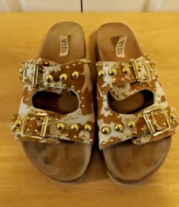 Myra Bag sandali capelli su pelle di mucca slide donna taglia 8 fibbia borchiata - Foto 1 di 4
