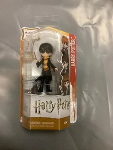 Wizarding World of Harry Potter Magical Minis Harry Potter 3 Zoll Puppe Neu - Bild 1 von 1