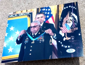 Foto firmada por Melvin Morris Medal of Honor 8x10 PSA/DNA MOH B - Imagen 1 de 3