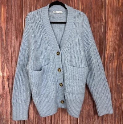 Cardigã feminino Zara de malha robusto azul claro tamanho grande pequeno P - Imagem 1 de 4