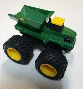 Camión de volteo John Deere Monster Big Tires D0512WY00 juguete agrícola - Imagen 1 de 4