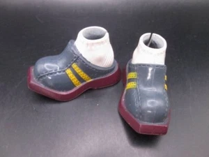 Barbie My Scene Junge Puppenschuhe ~❤️~ blaue Sneaker mit gelben Details #646 - Bild 1 von 2