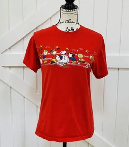 Peanuts Snoopy Mens Small Gildan Red Vintage T Shirt Charlie Brown Holiday Snow - Picture 1 of 9
