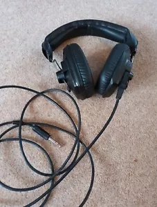 Beyer Dynamic DT 100 Headphones - Black - Picture 1 of 3