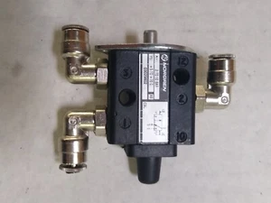 Norgren Inline valves - manual/mechanical X3029802 WITH 3 PORT STAINLESS (2) - Picture 1 of 4