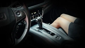 Revesol Full Real Carbon Fiber Shift knob Automatic for 2015-2021 Honda HR-V - Picture 1 of 6
