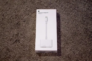 Apple Lightning Digital AV HDMI + Charging Adapter for iPhone/iPad/iPod A1439 - Photo 1/5