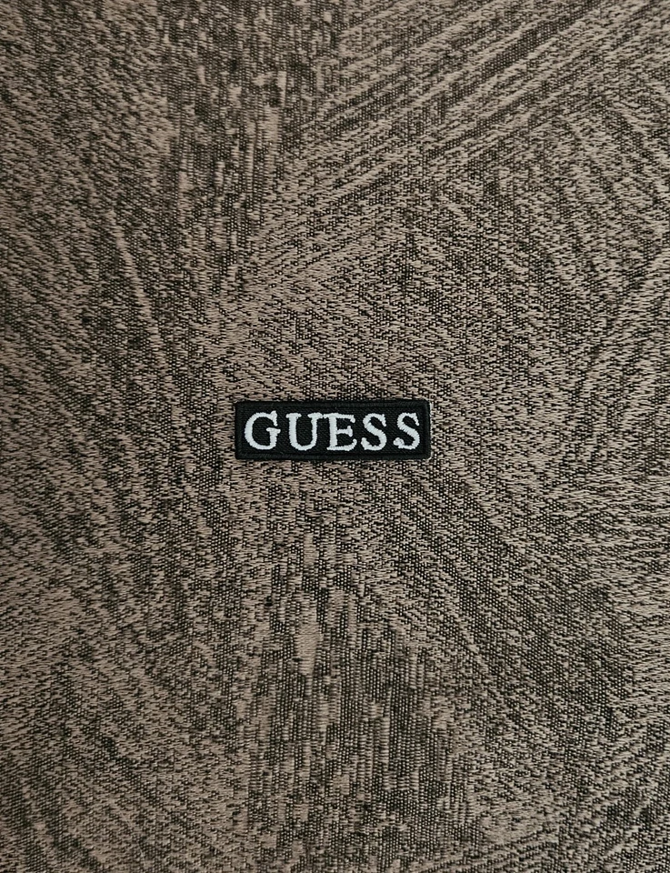 TOPPA PATCH Replica Guess Ricamata Termoadesiva o da Cucire 4X1 CM - Imagen 1 de 1
