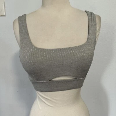 Sujetador deportivo Forever 21 para mujer pequeño gris acanalado cuello cuadrado Foto 1 de 4