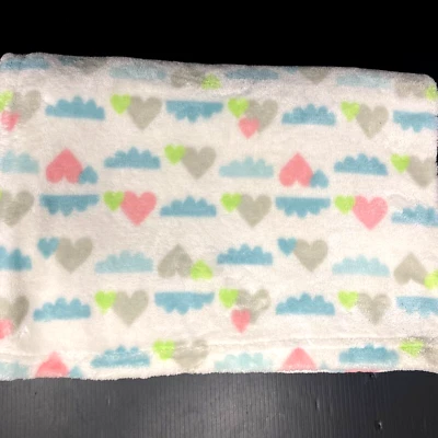 Fisher Price Manta Bebé Blanca Rosa Gris Verde Corazones Azul Nubes Vellón Lovey Foto 1 de 4