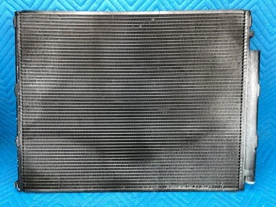 Condensador enfriador de aire acondicionado Lexus LX470 Toyota Land Cruiser con soportes 1999-2007 OEM Foto 1 de 4