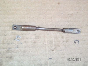 82 YAMAHA XZ550 XZ 550 VISION CARBURETOR MIKUNI CARB THROTTLE ROD - Picture 1 of 1