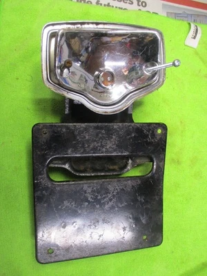 Soporte luz matrícula trasera honda cd175 Foto 1 de 2