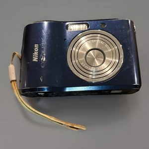 📷 Nikon Coolpix L18 8MP Blue Digital Camera – No Power | For PARTS or REPAIR 🔧 - Picture 1 of 2