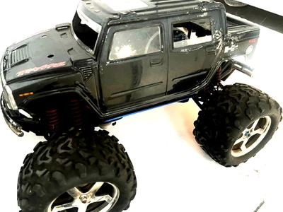 Traxxas T-Maxx 1/10 Monster Truck  nitro roller 2.5 - Image 1 of 3