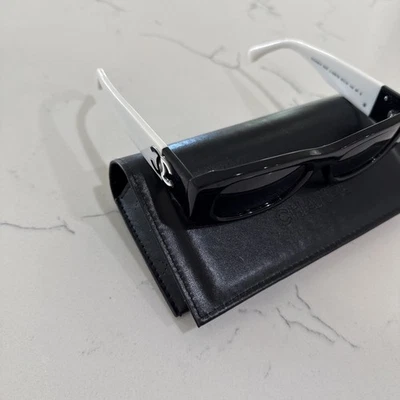 Gafas de sol Chanel blancas y negras para mujer/marcos rectangulares listos descripción Foto 1 de 4