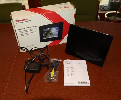 TOSHIBA Tekbright 7" Black Digital Photo Frame 64mb Boxed - Image 1 of 4