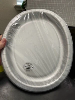 Silver 12 Inch Oval Paper Plates 8 Per Pack Tableware Party Decorations Supplies - Image 1 of 2